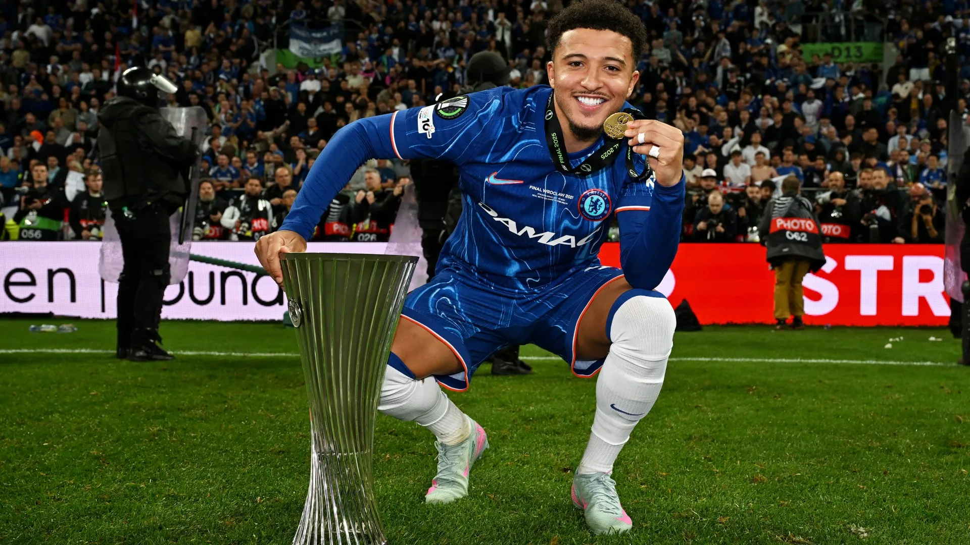 jadon-sanchos-chelsea-future-to-be-decided-soon_4vt2rdgplc8o1l010bv12rah0.jpg