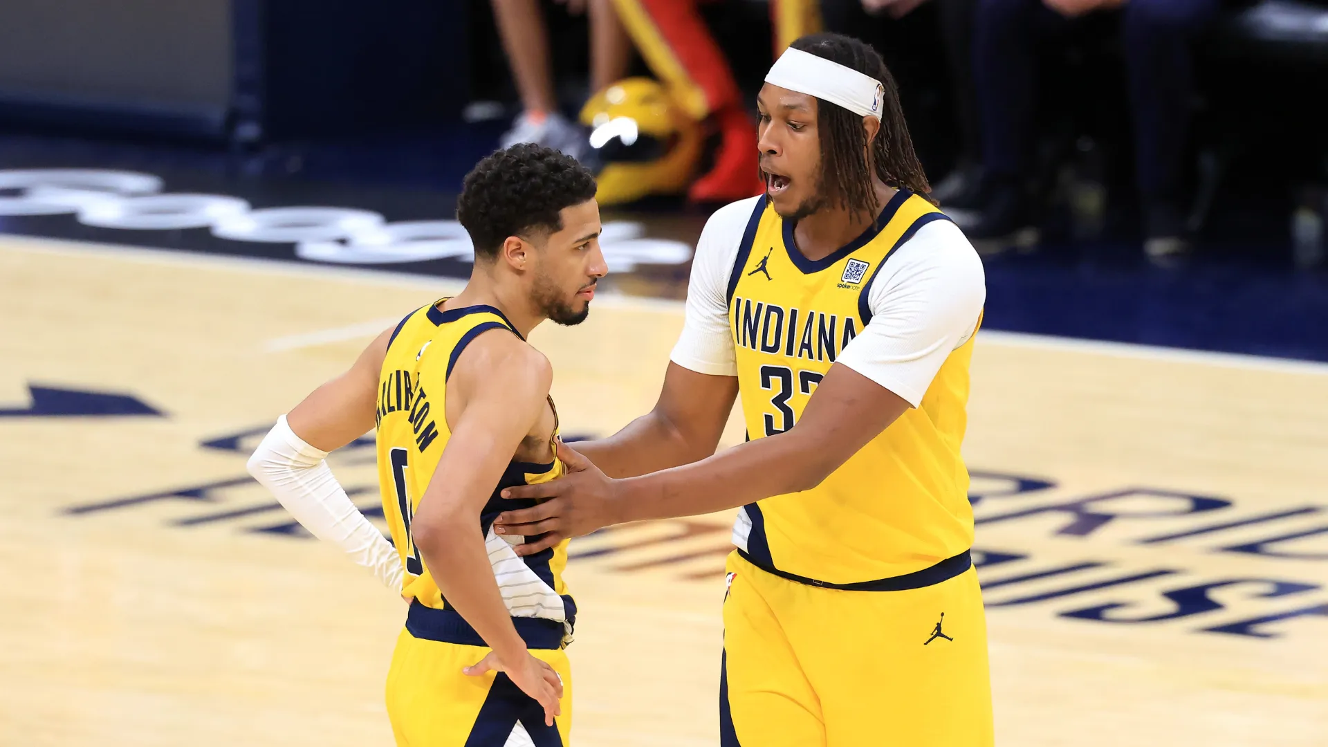 myles-turner-and-tyrese-haliburton_1dlspbrwk122x13g5tqsqsp3s5.png