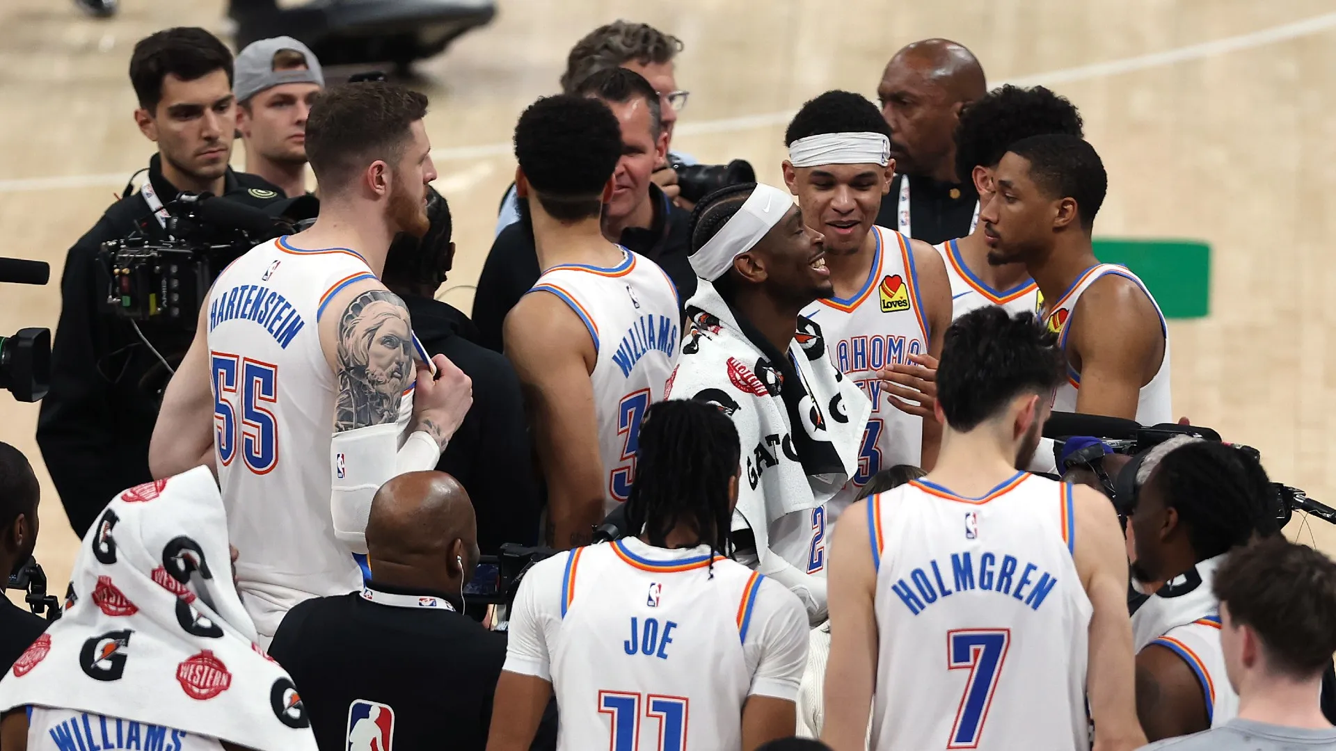 thunder_bz99jw9sv5061ospx2ioi04ht.jpg