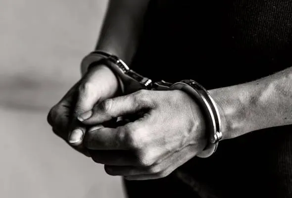 71746784139_HandcuffGari.jpg