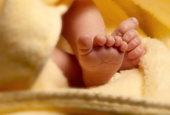 41440731243_babyfoot.jpg
