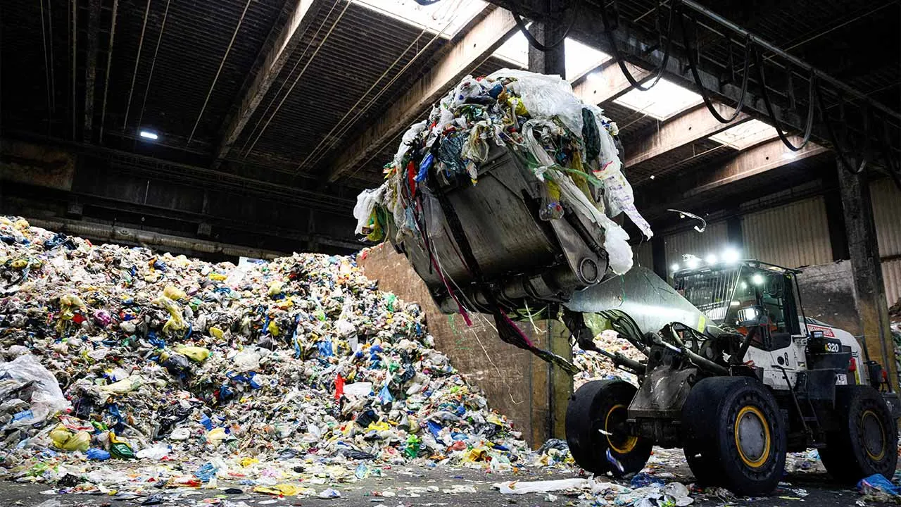 41755214965_plastictrash.jpg