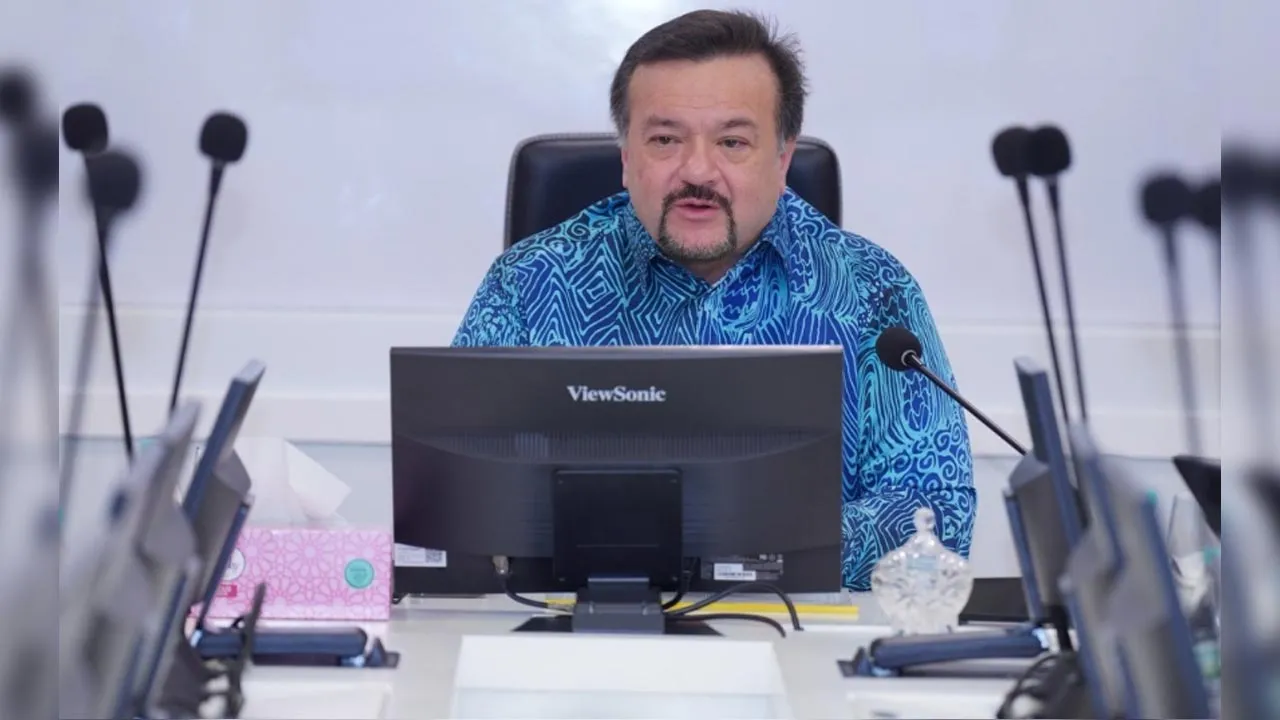 51754925105_AmirHamzah.jpg