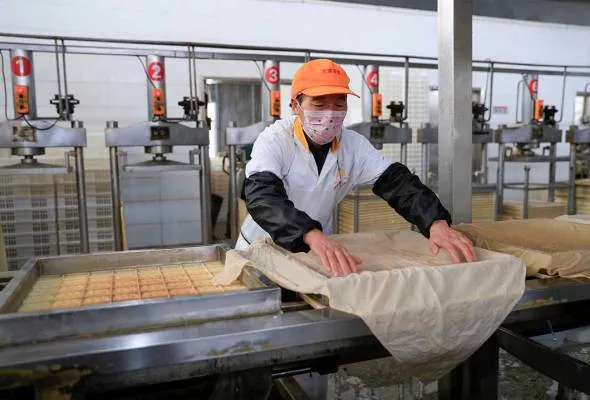 51756083760_tbmanufacturingsoyb.jpg