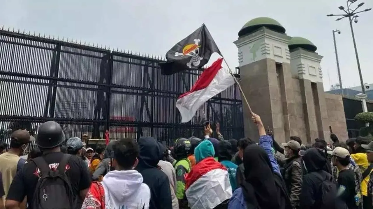 71756117822_Jakartamerusuhpol.jpg
