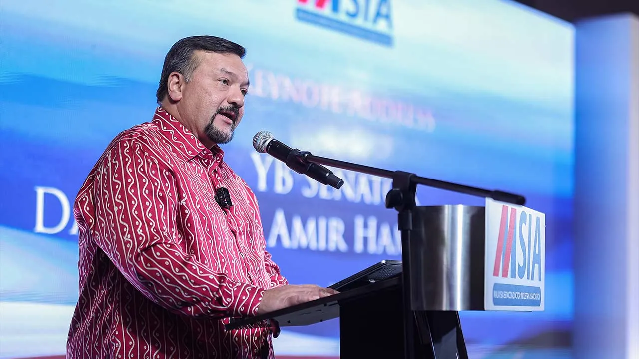 71756142009_AmirHamzah.jpg