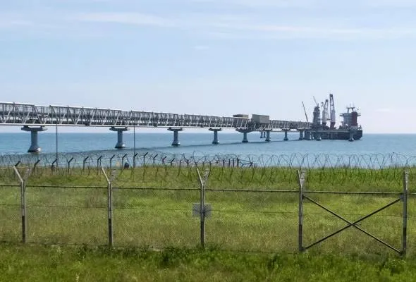 41756190261_gasplant.jpg