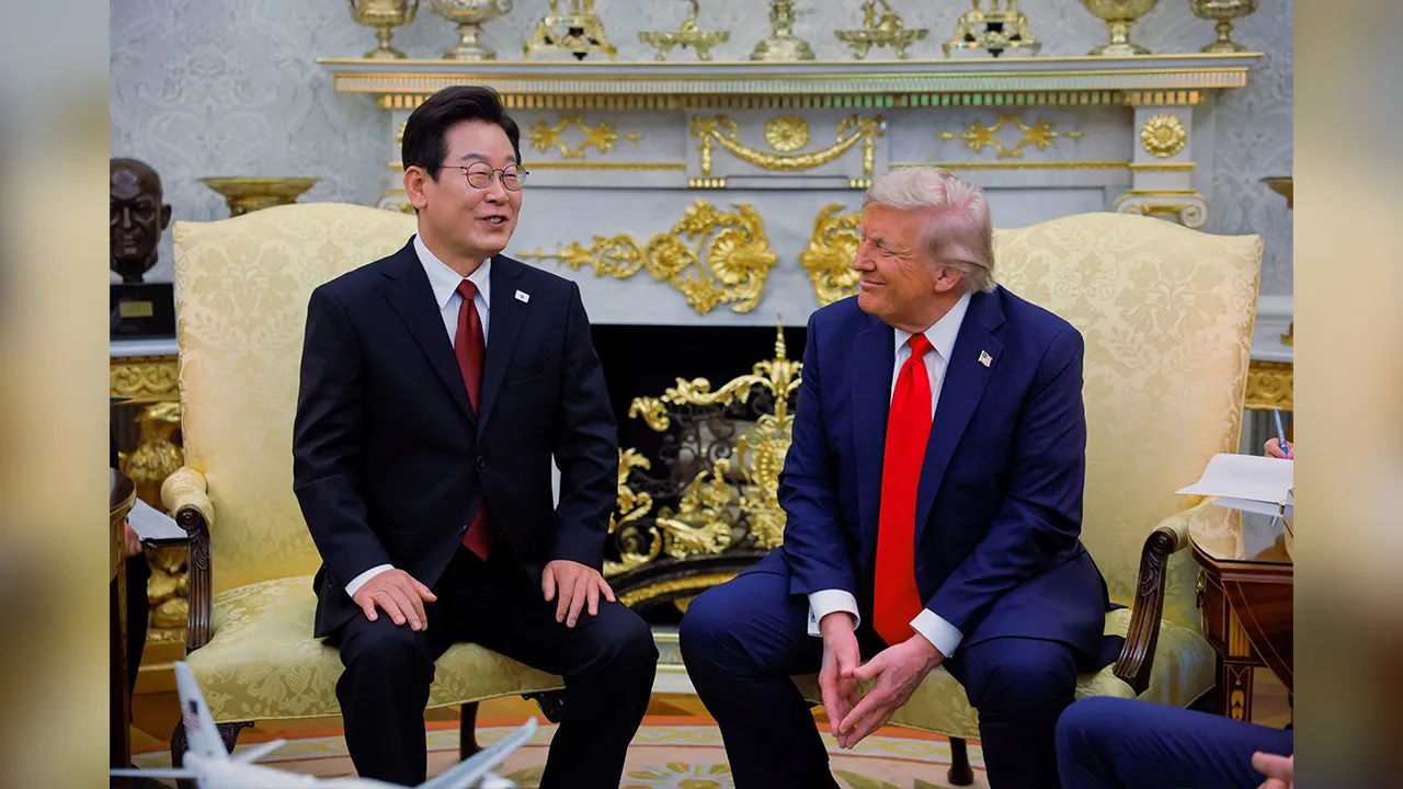 61756245070_DonaldTrumpLeeJaeM.jpg