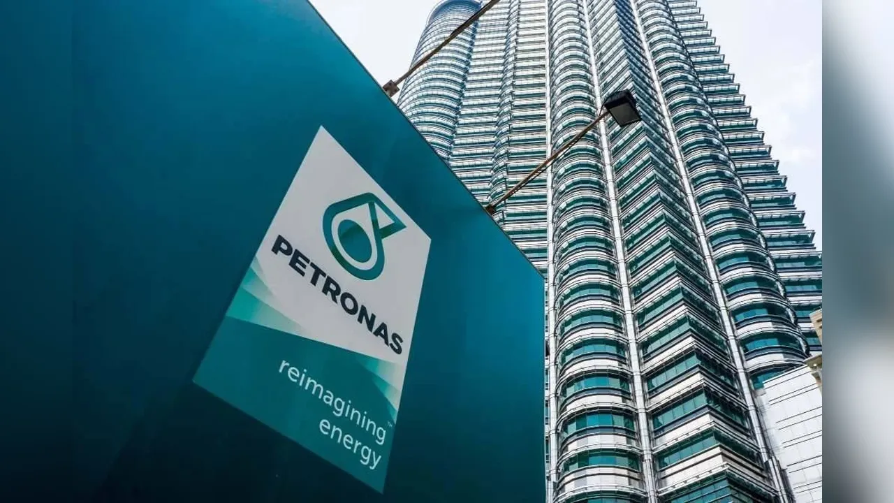 41756778035_Petronas.jpg