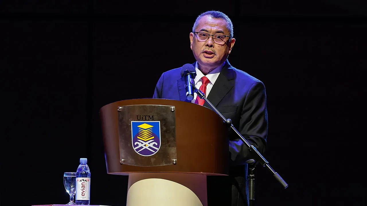 41765279825_WanAhmadFaridWan.jpg