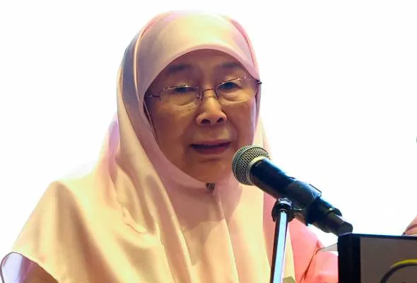 41765624254_WanAzizah.jpg