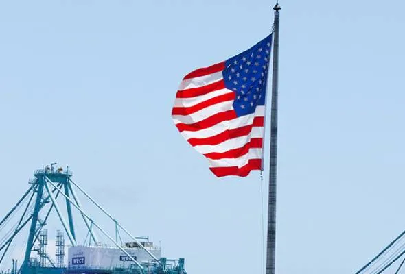 41764735000_Americanflag.jpg