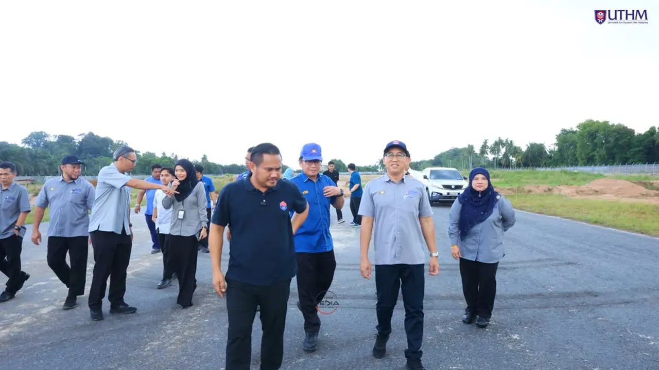41766912006_LawatanTapakProjek.jpg