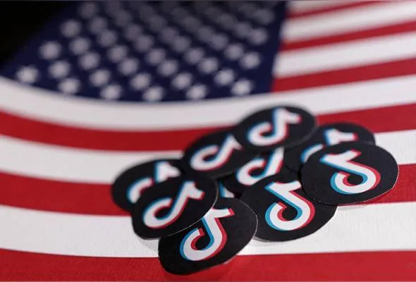 61751961778_USflagTikToklo.jpg
