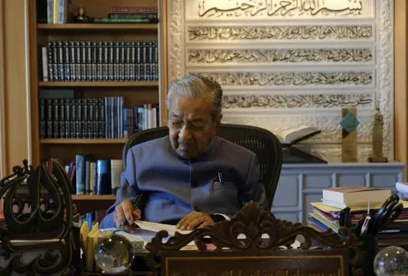 41752541025_DrMahathir.jpg