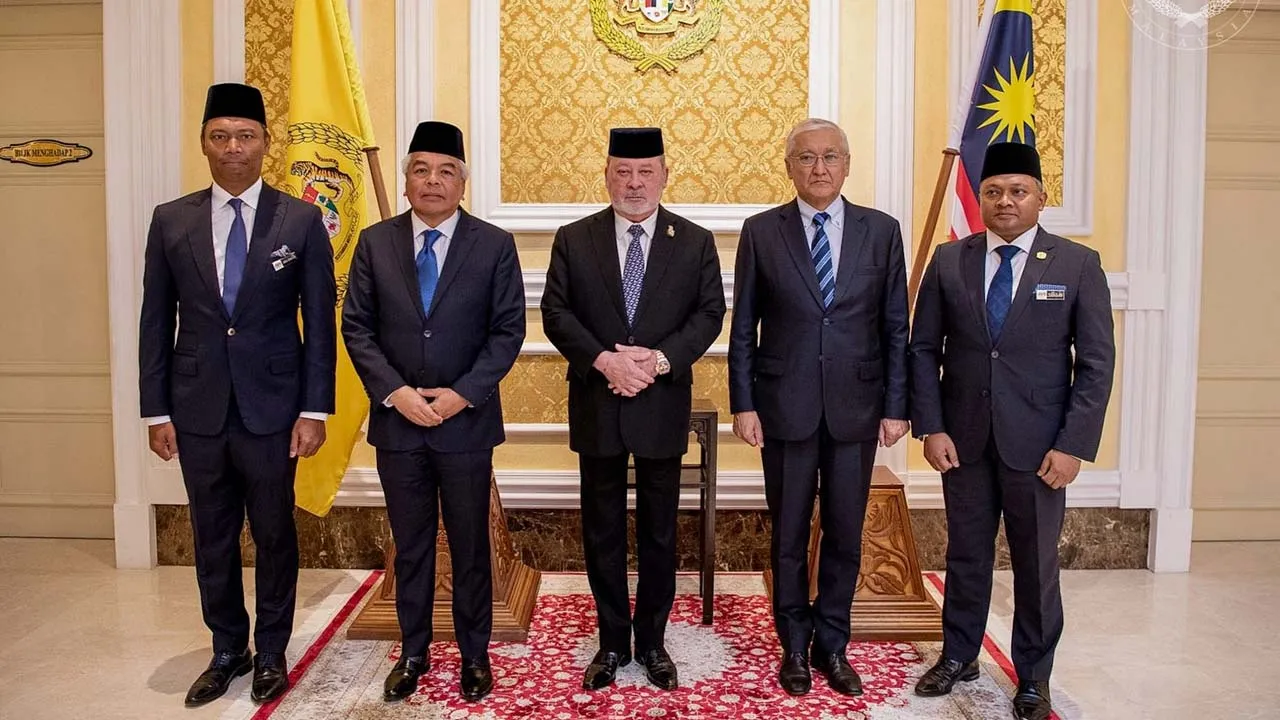 61752642907_YANGDIPERTUANAGONG.jpg