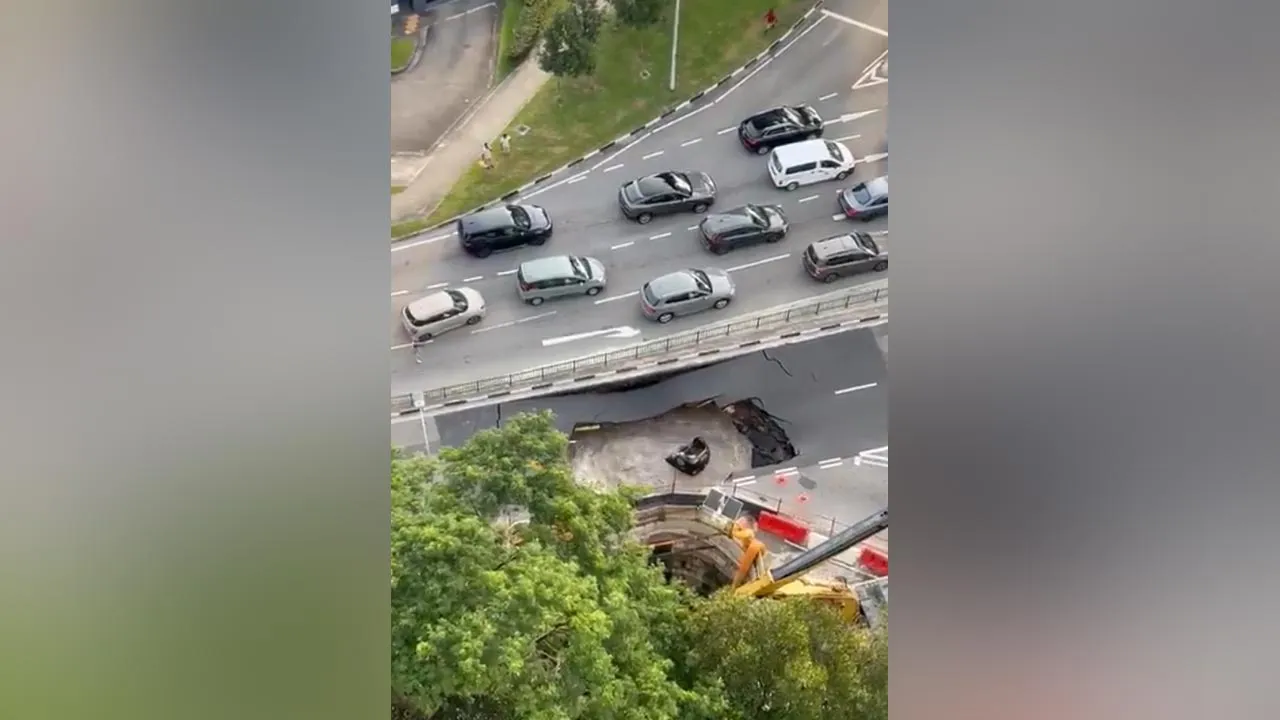 71753534286_singaporesinkhole.jpg