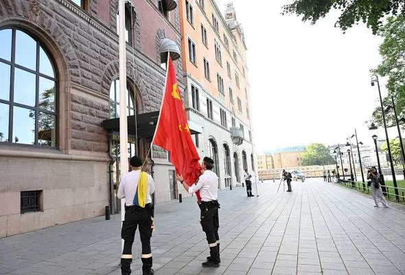 41753691223_tbChineseflagSwed.jpg