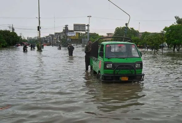 41753739084_PakistanMonsoonRain.jpg