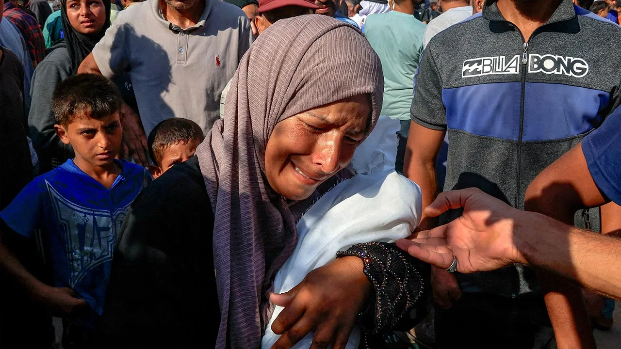 51753660560_Palestinianmother.jpg