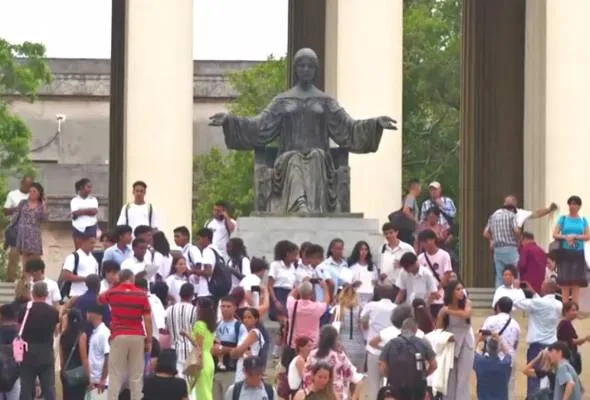 51749077439_Cubanstudents.jpg