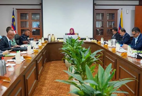 71750176745_DrZalihaMustafa.jpg