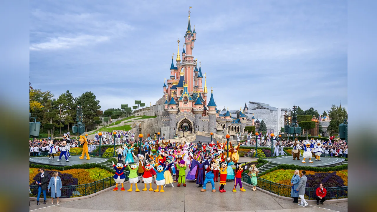51750805328_DisneylandParis.jpg
