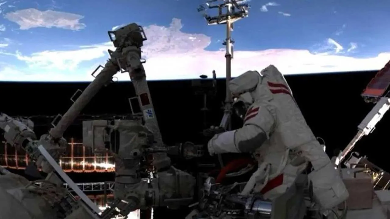41751018223_KruShenzhou.jpg