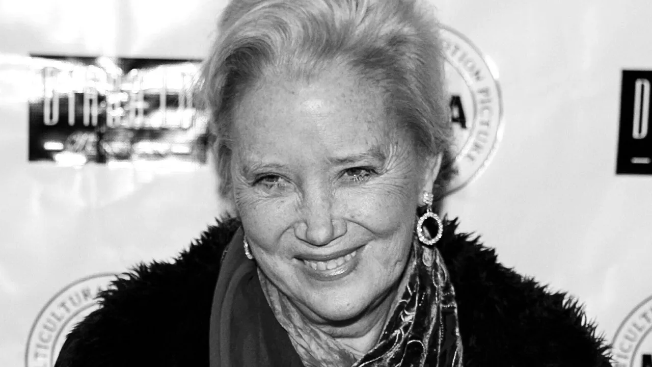 71762904965_SallyKirkland.jpg