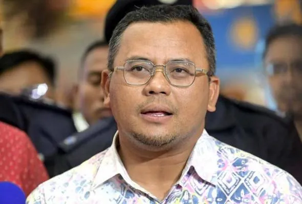 71756452449_amirudinshari.jpg