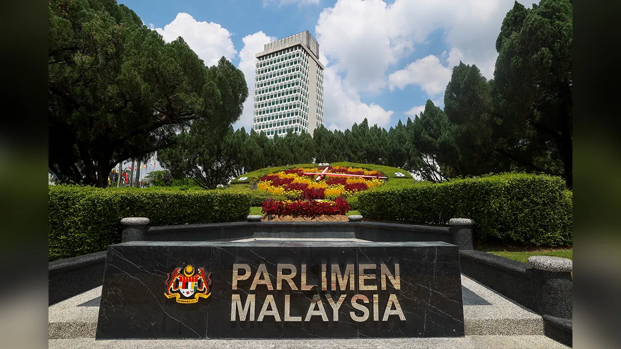 71759976230_parlimenmalaysia.jpg