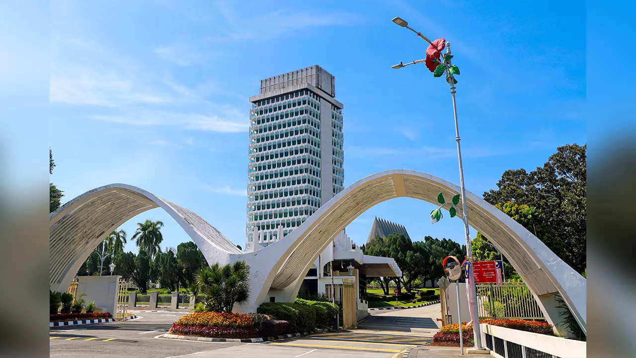 61759976162_parlimenmalaysia.jpg