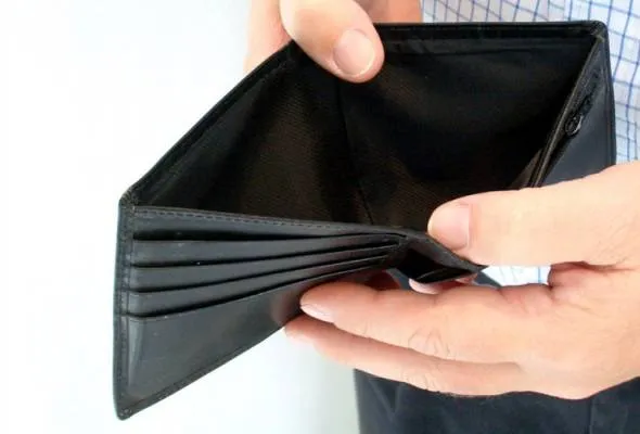 81542273711_EmptyWallet.jpg