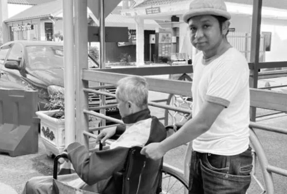 41758589879_BapaAmirRajaLawak.jpg
