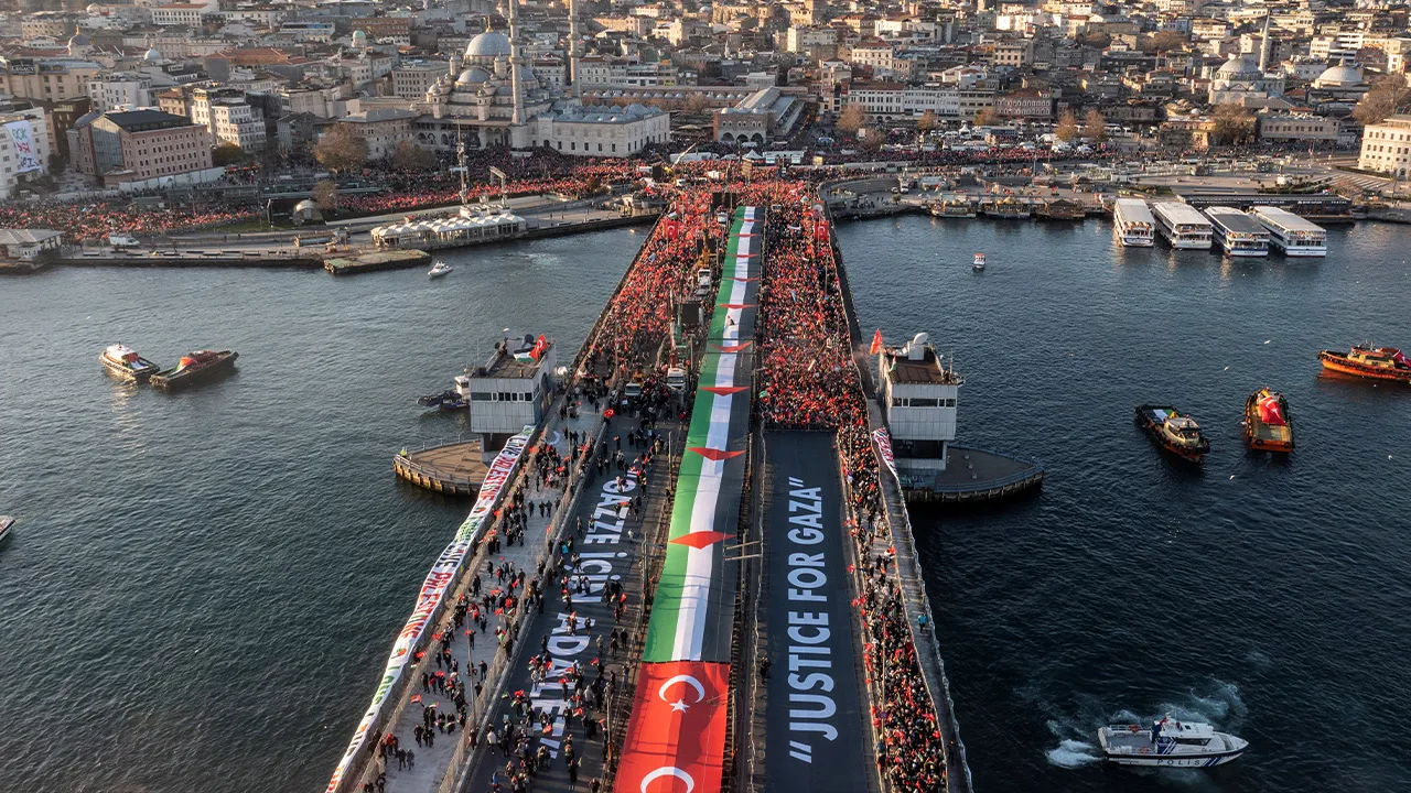 71767301702_GalataBridgesolid.jpg