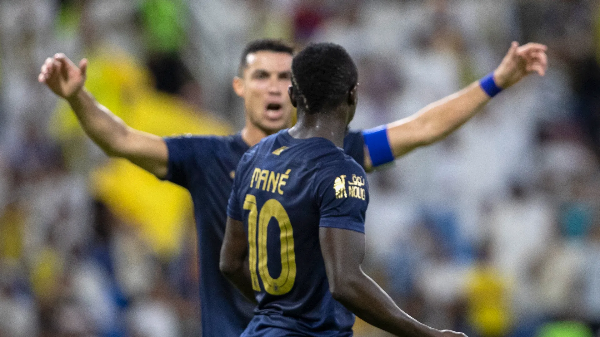cristiano-ronaldo-and-sadio-mane_1mijncdbnmduu1locbvihtjy6u.jpg