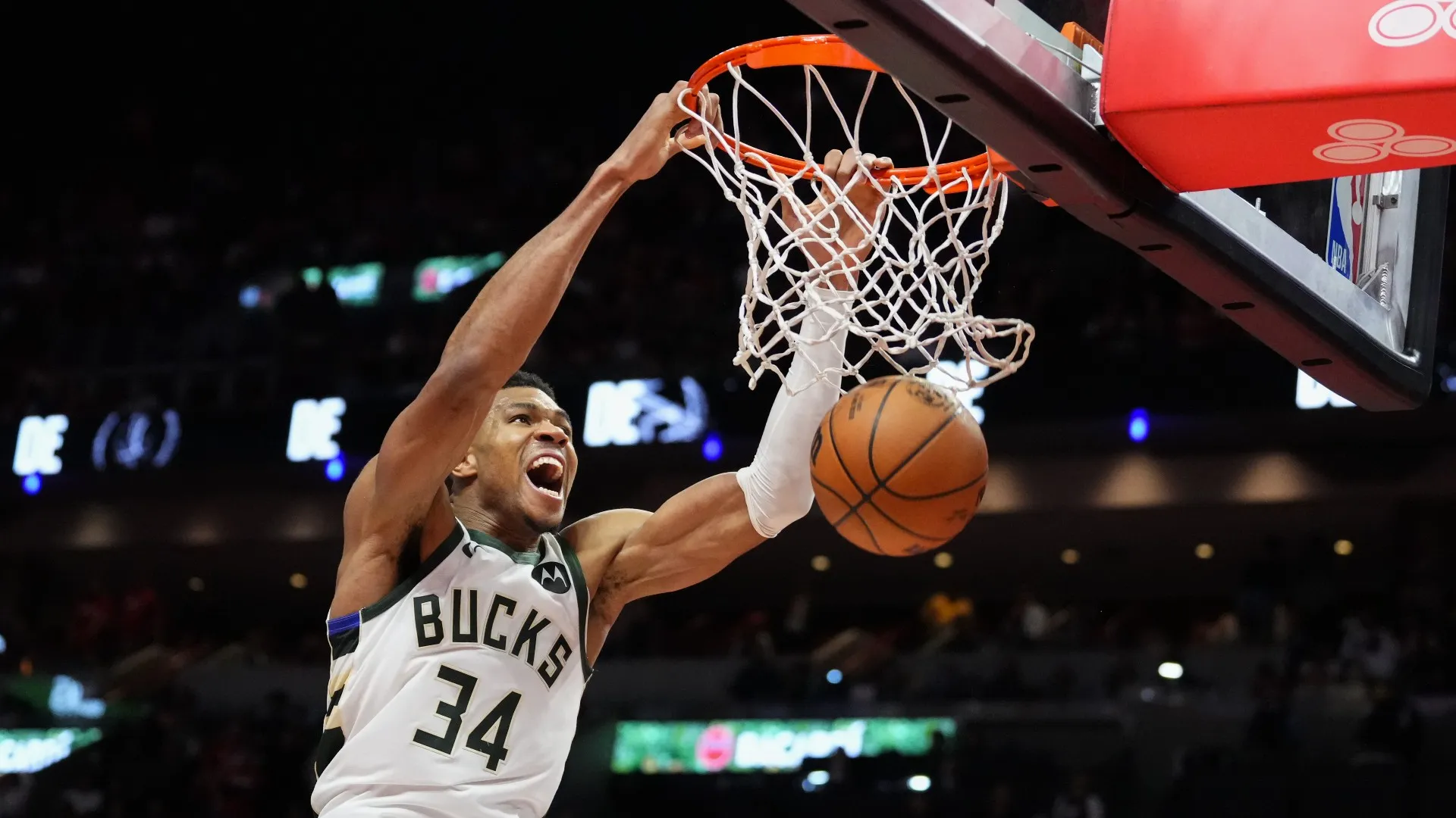 giannis-antetokounmpo_1xl75835n3zz1161hnx2n5ks1o.jpg