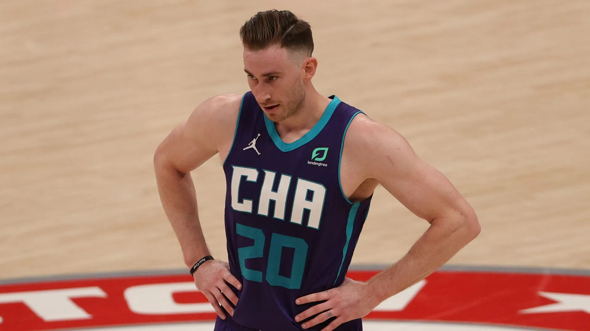 injured-hornets-star-gordon-hayward_16vx4go1pm95u13hwo12axfn9n.jpg