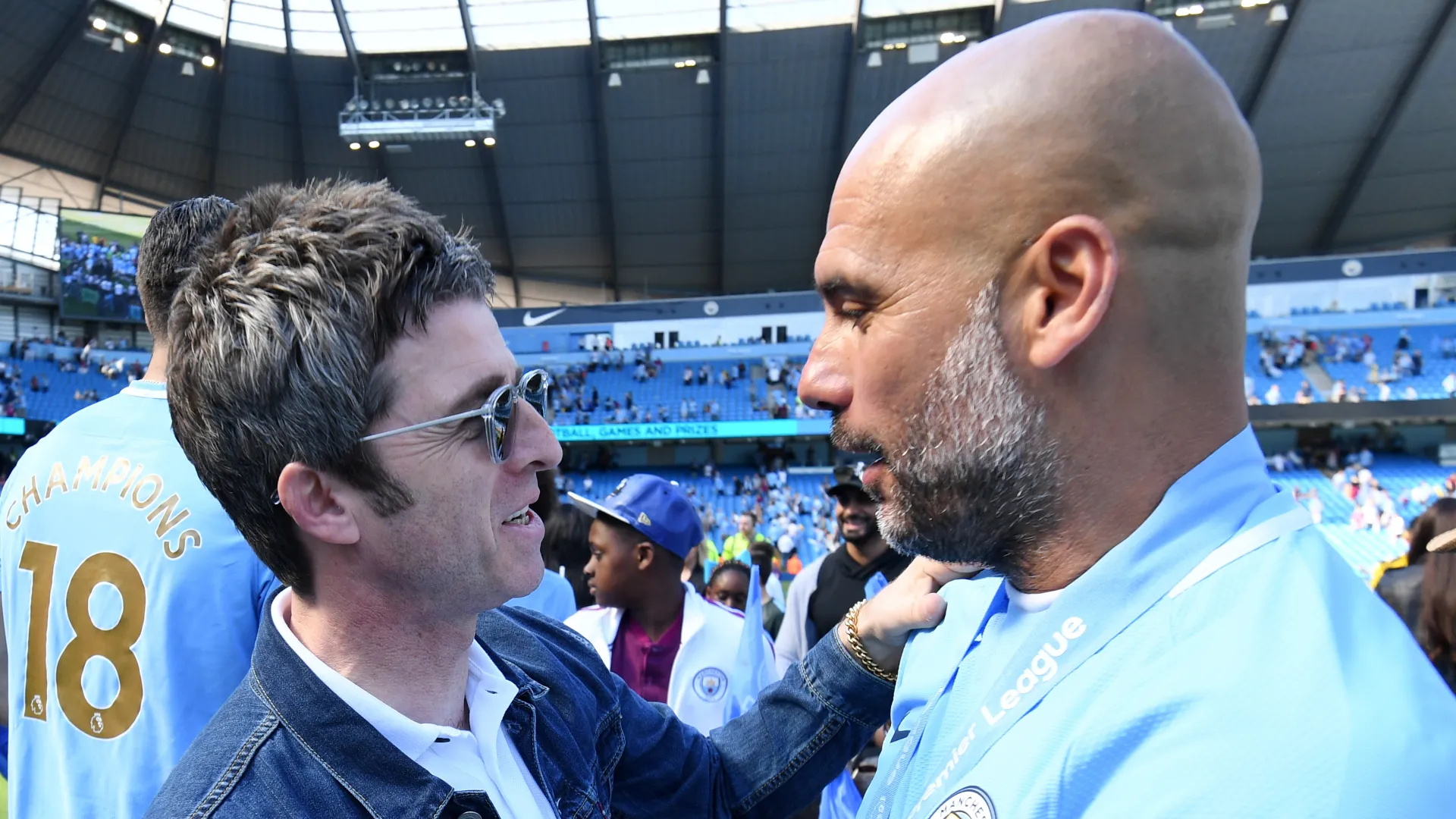 noel-gallagher-and-pep-guardiola_p5ixvsak4idyzab1xx85w22u.jpg