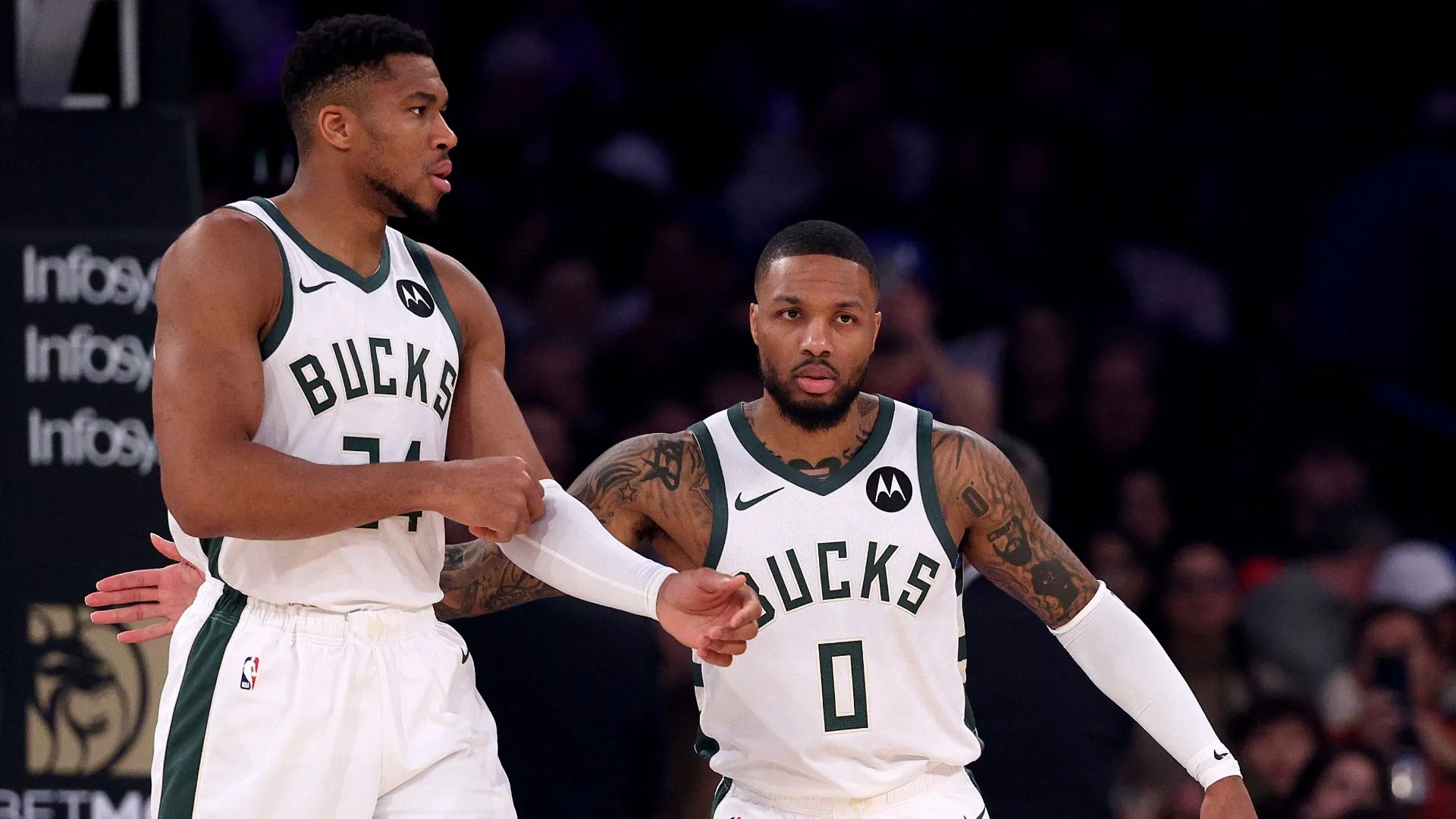 giannis-antetokounmpo-damian-lillard_1pnpwogr69cf91ngxjnp2cgkw8.jpg