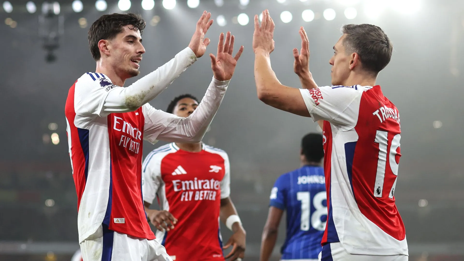 kai-havertz-leandro-trossard.jpg