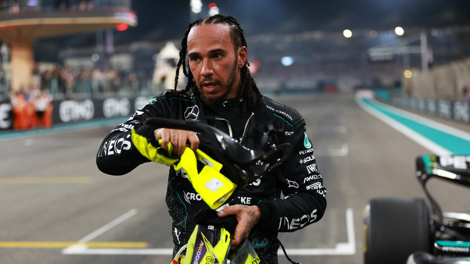 lewis-hamilton_hng9xl8mlb591sbizzqm7aycm.jpg