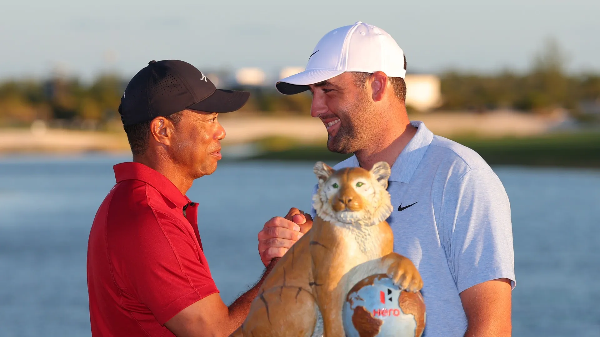 tiger-woods-and-scottie-scheffler_zaov26arnx6u156pwhvb14cxd.jpg