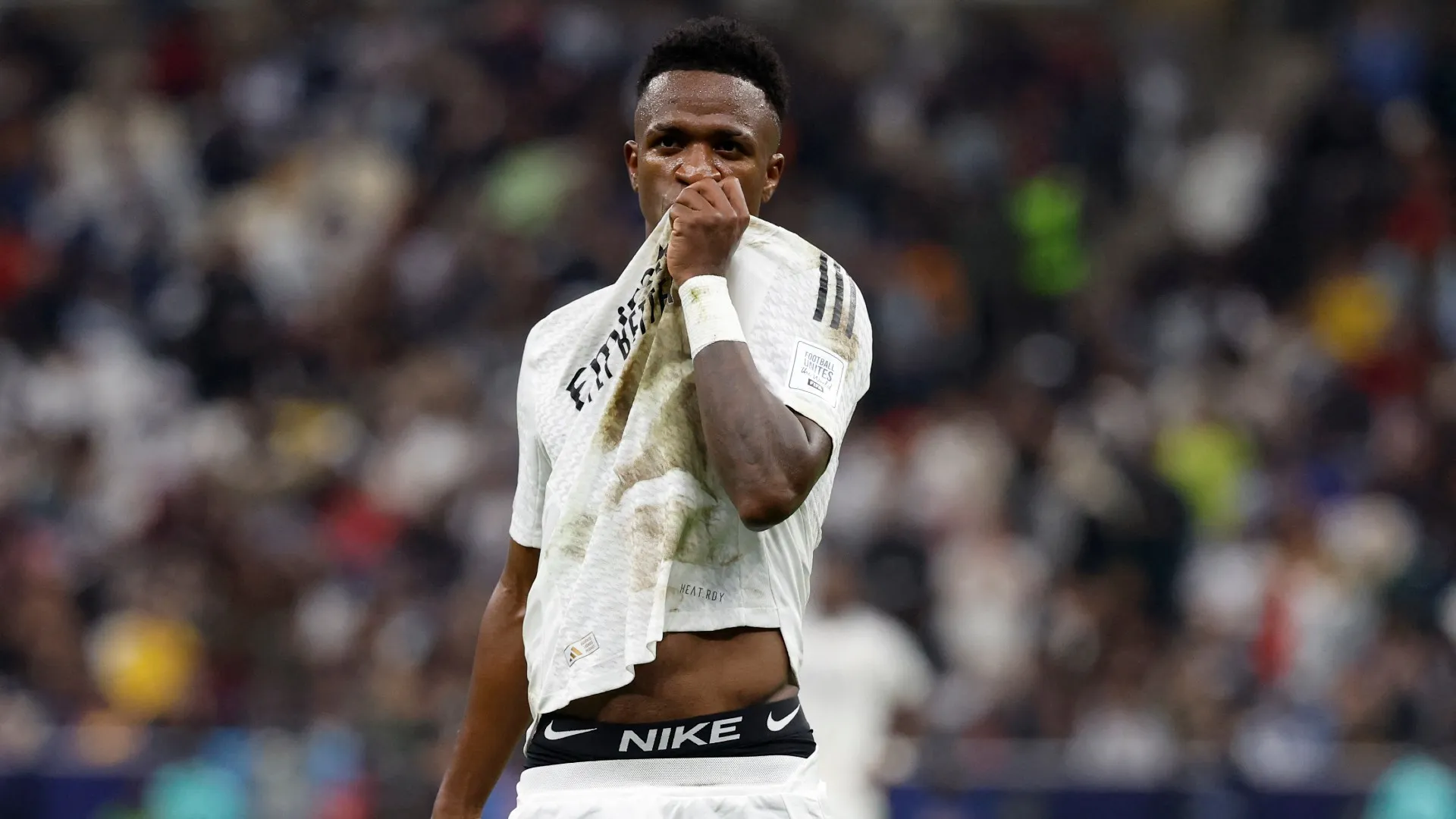 vinicius_17qbo8pg9r0r01gtjtryxxar4m.jpg