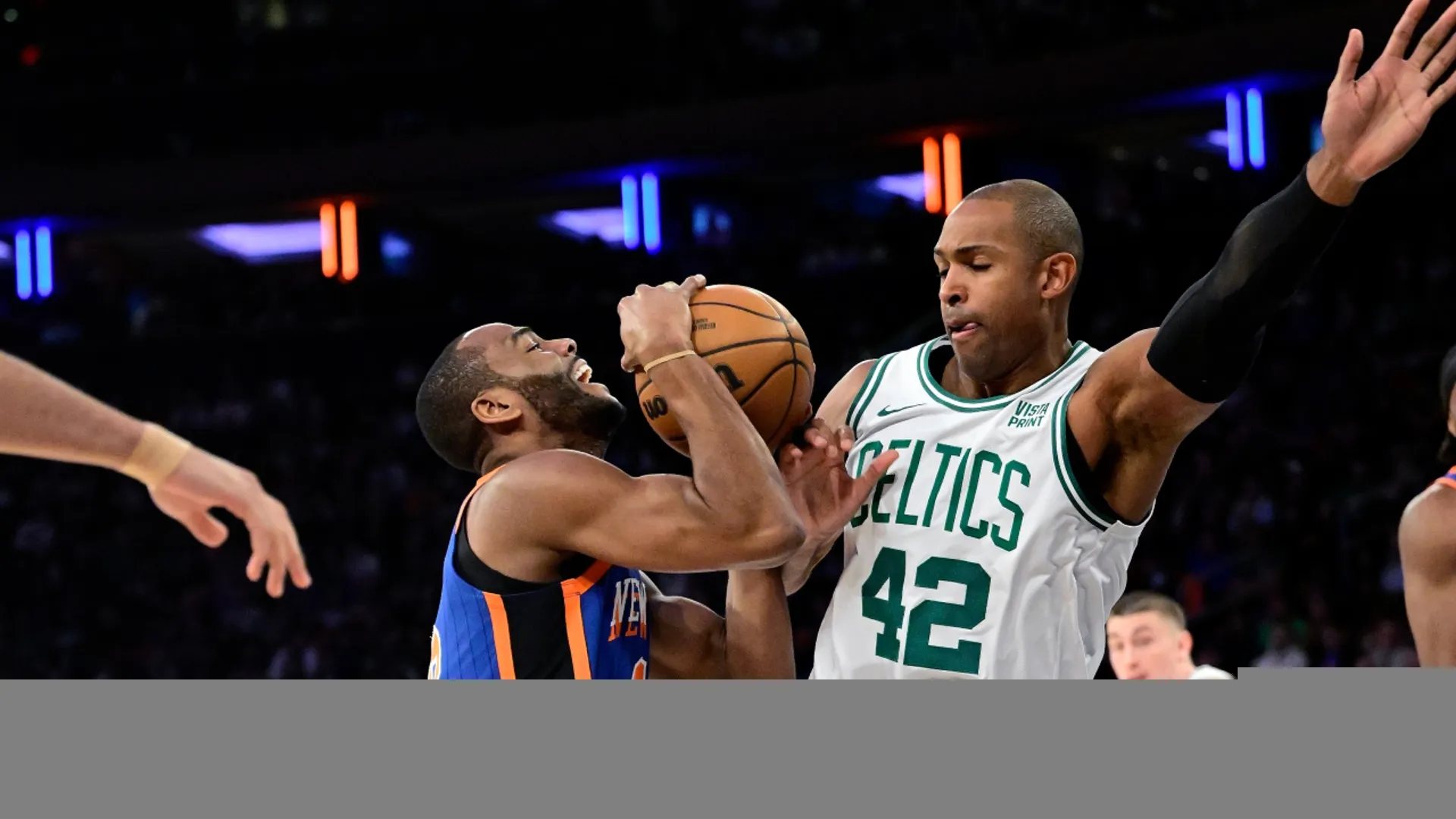 horford_26xj7bn0n9nh1pvx8suqp7opo.jpg