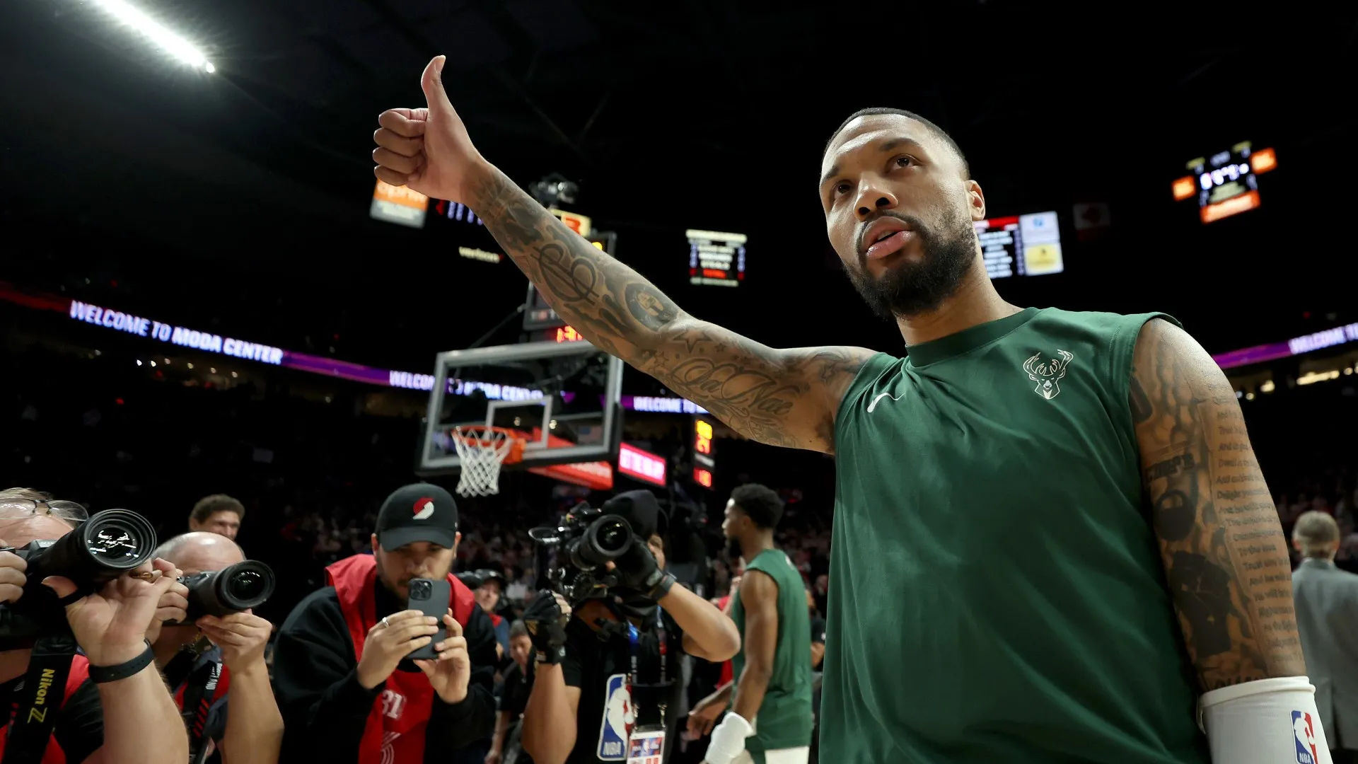 lillard_vk0axlb24sjt1lvy0hmm6vc7m.jpg