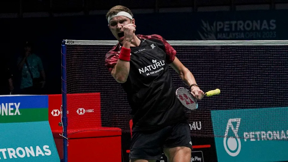 viktor-axelsen-badminton-malaysia-open.jpg