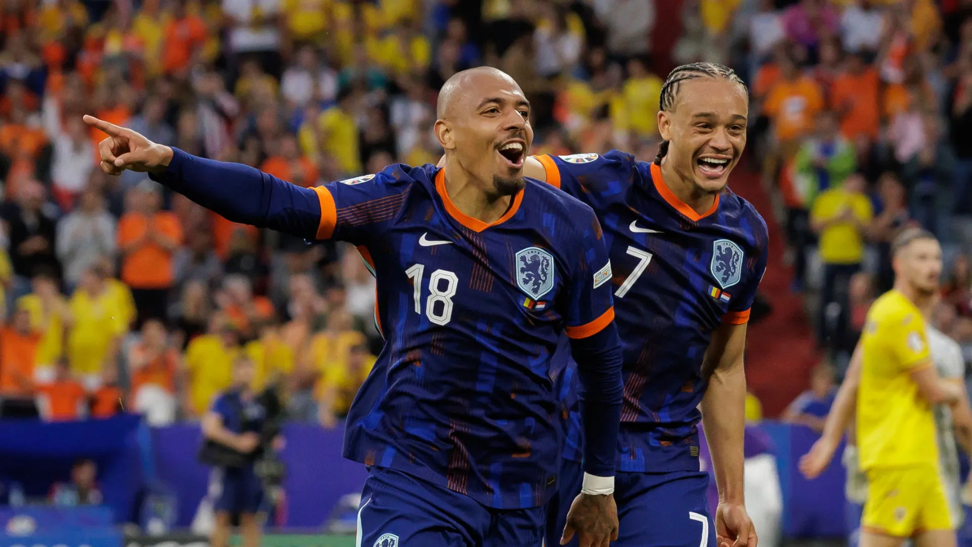 donyell-malen-and-xavi-simons_56yy9m03t73b1b9rndu9eznlr.jpg