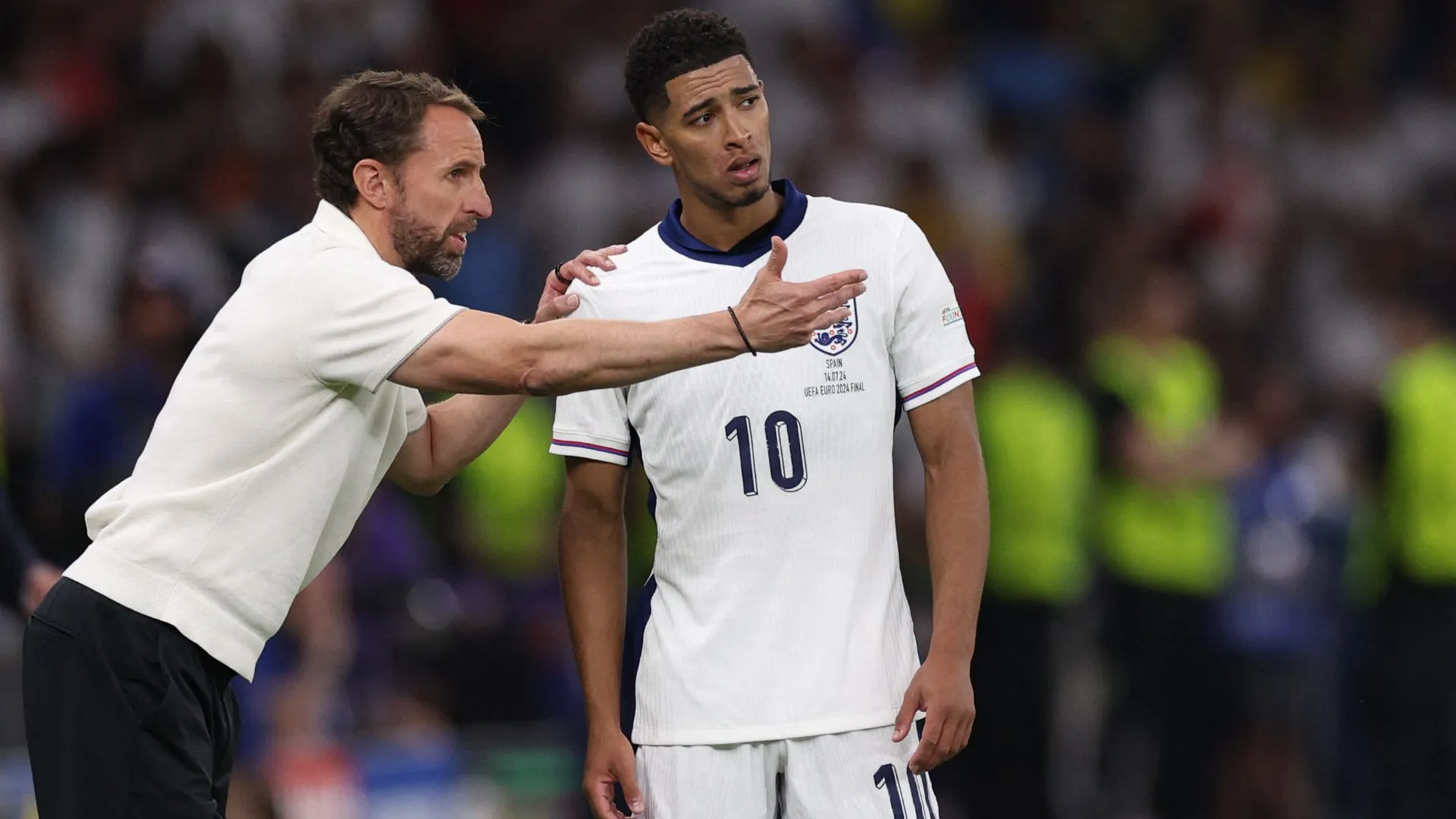 gareth-southgate-jude-bellingham_1e00s6alk9yxq1o8nvsmwbehwc.jpg
