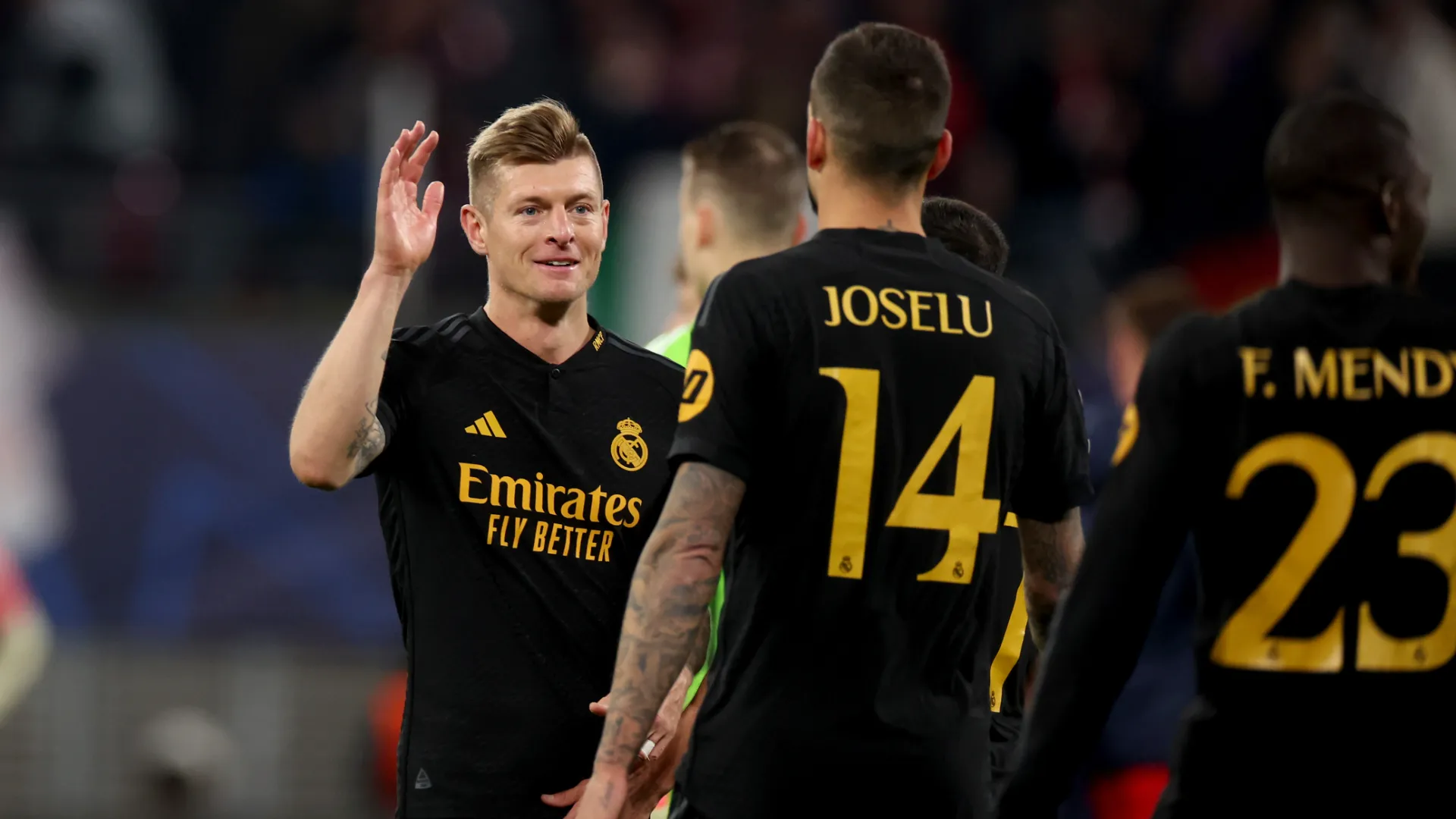 joselu-and-toni-kroos_mpex7mbzgz4x1e77mi6lgw32m.jpg